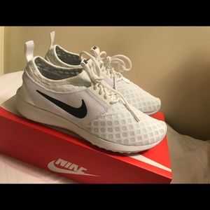 White Nike juvenate